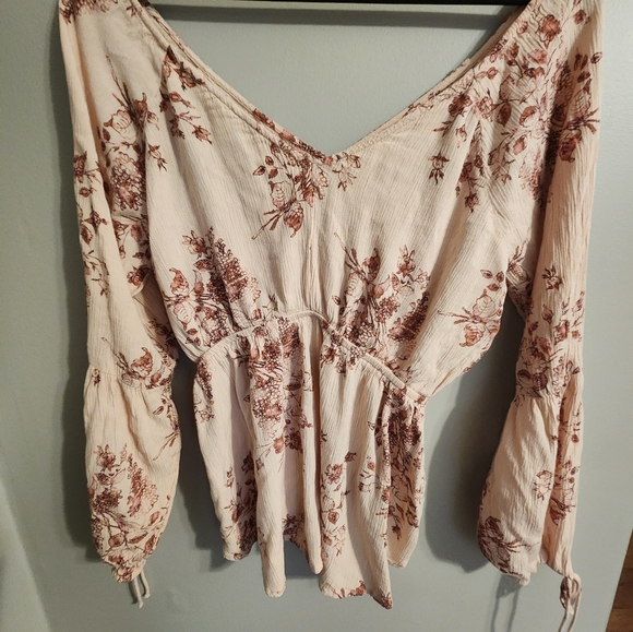 American rag pink floral lomg sleeve blouse - Picture 4 of 5